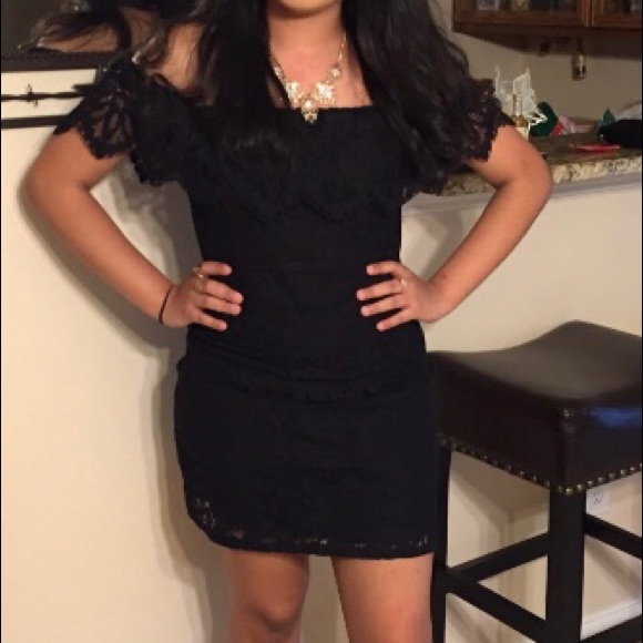 Dress - Picture 3 of 3